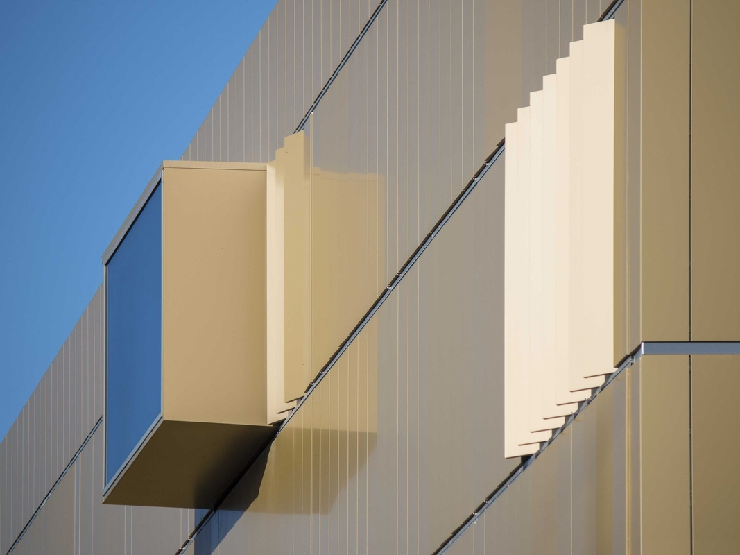 অ্যালুমিনিয়াম কম্পোজিট প্যানেল ACP Alucbond For Billboard Cladding Curtain Wall Eaves অভ্যন্তর প্রসাধন