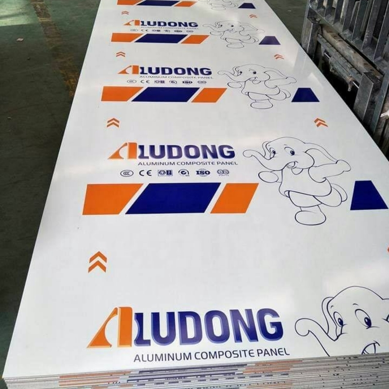 কাস্টম আকার ACP Alucobond অ্যালুমিনিয়াম কম্পোজিট প্যানেল জন্য পর্দা প্রাচীর গর্ত অভ্যন্তরীণ আশ্রয়