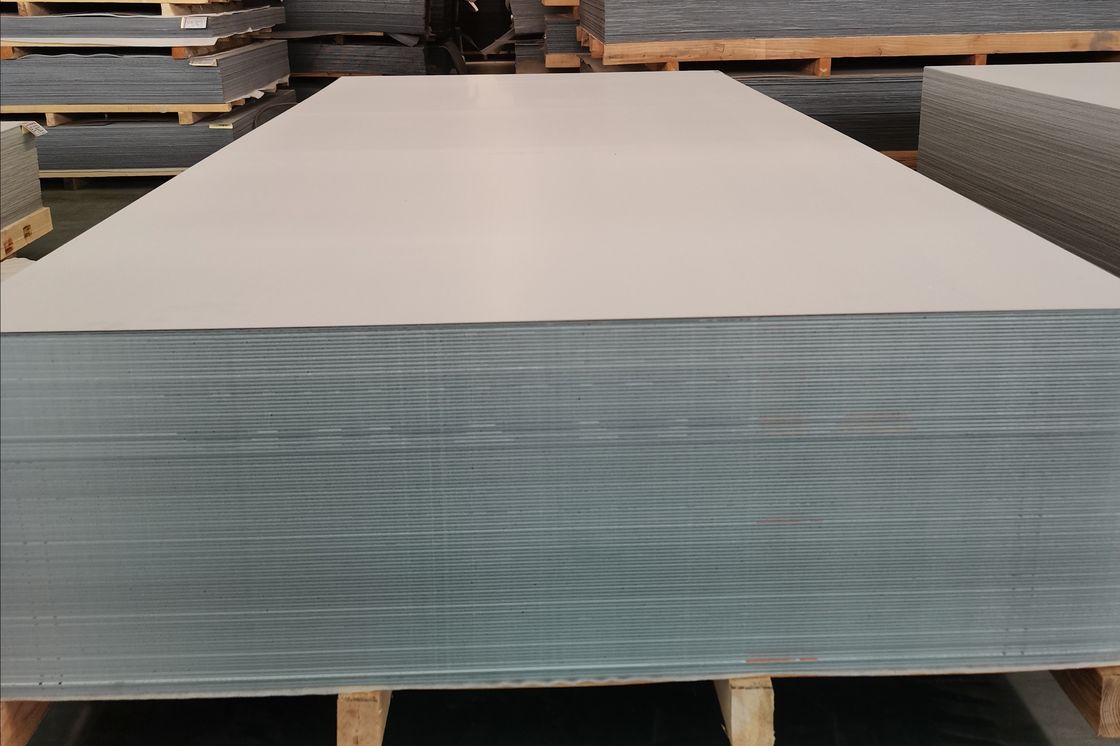 B1 A2 PVDF Alucbond অ্যালুমিনিয়াম কম্পোজিট প্যানেল জন্য বহিরঙ্গন পর্দা দেওয়াল গ্রিভস ইনডোর আশ্রয় সিলিং সাইনবোর্ড