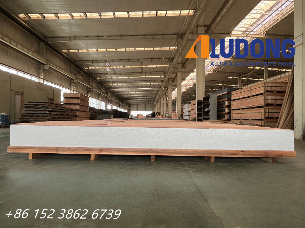 FR B1 গ্রেড PVDF প্রলিপ্ত ফায়ারপ্রুফ অ্যালুমিনিয়াম কম্পোজিট প্যানেল 4 মিমি পুরুত্ব বিল্ডিংয়ের জন্য