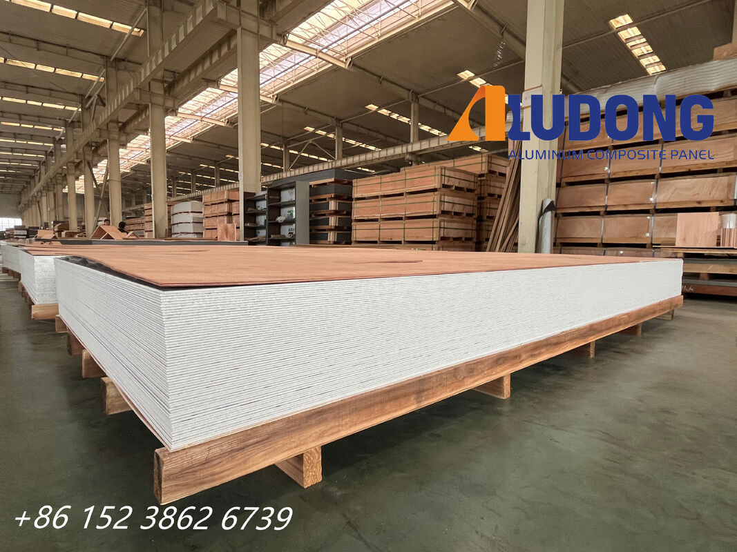 FR B1 গ্রেড PVDF প্রলিপ্ত ফায়ারপ্রুফ অ্যালুমিনিয়াম কম্পোজিট প্যানেল 4 মিমি পুরুত্ব বিল্ডিংয়ের জন্য