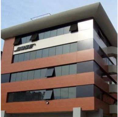সরবরাহকারী OEM উচ্চ মানের অ্যালুমিনিয়াম কম্পোজিট উপাদান প্যানেল জন্য পর্দা প্রাচীর ইয়েভস ইনডোর আশ্রয় বোল্ডার